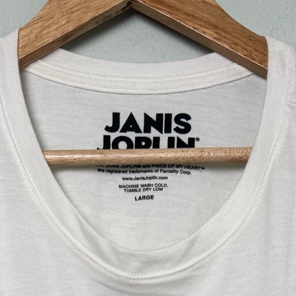 NWT Lucky Brand Janis Joplin Graphic T-Shirt in Marshmallow White Size Large - Picture 7 of 10